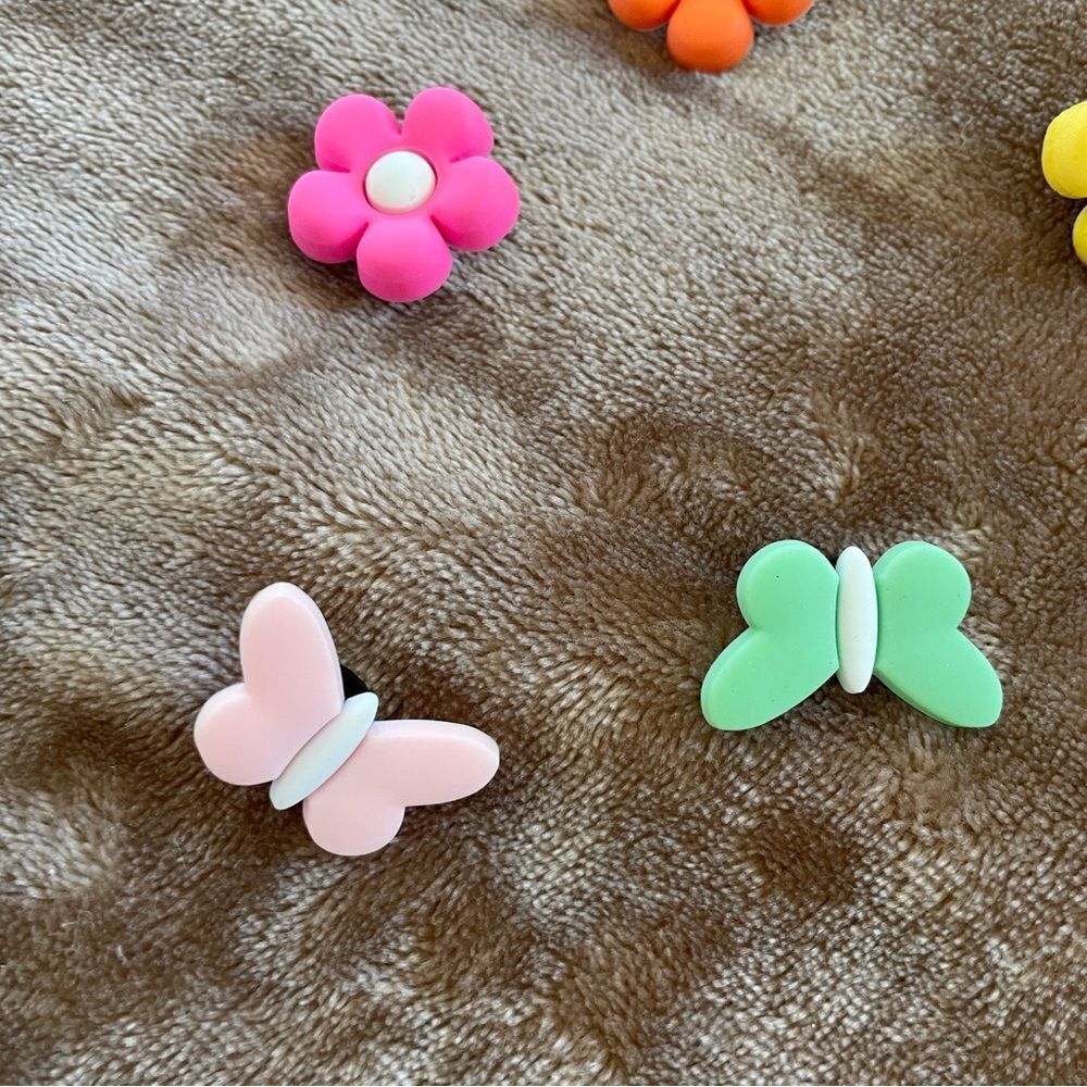 Colorful Flower and Butterfly Crocs/ Jibbitz Style Shoe Decorations Set of 5 - Picture 4 of 6
